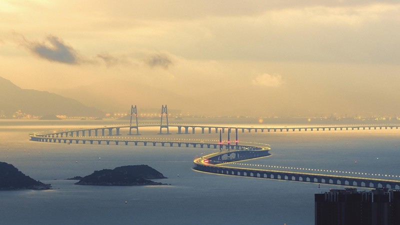 10、龐源租賃參建國(guó)家“世紀(jì)工程”港珠澳大橋（2012—2017年）_副本.jpg